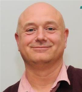 Llun o Nicholas Simons