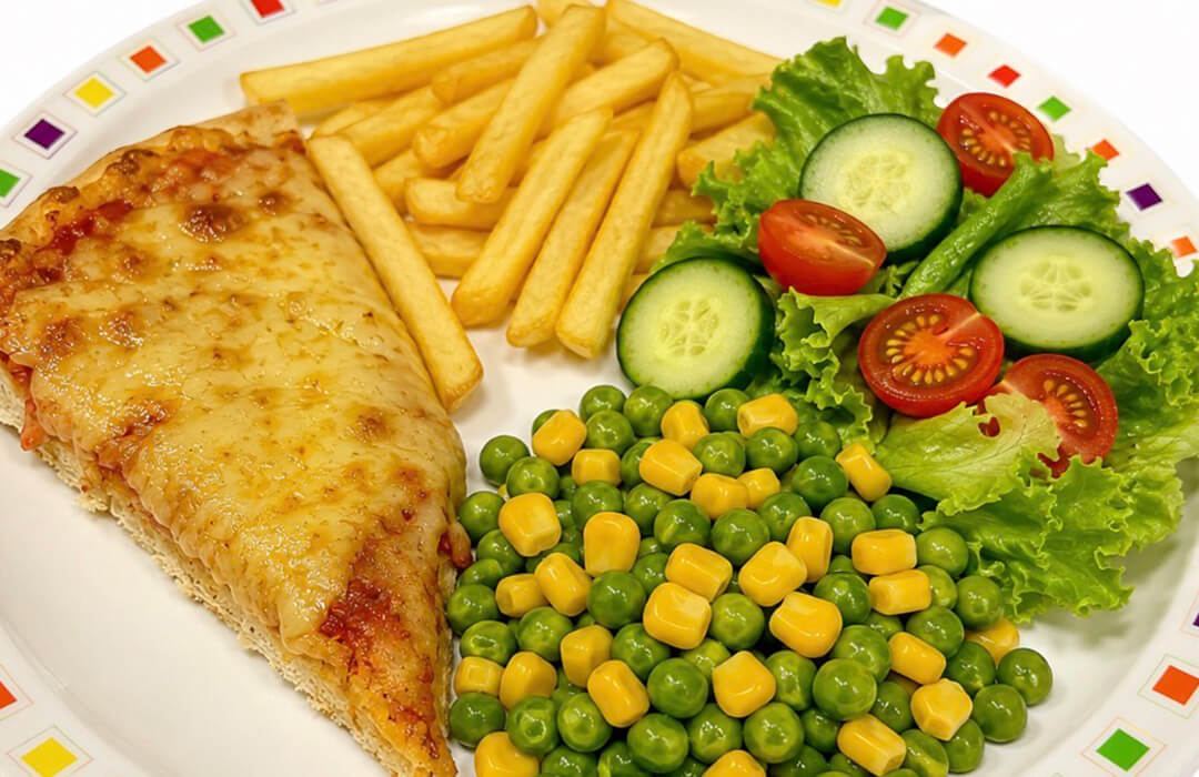 Cheese and tomato pizza served with chips and side salad