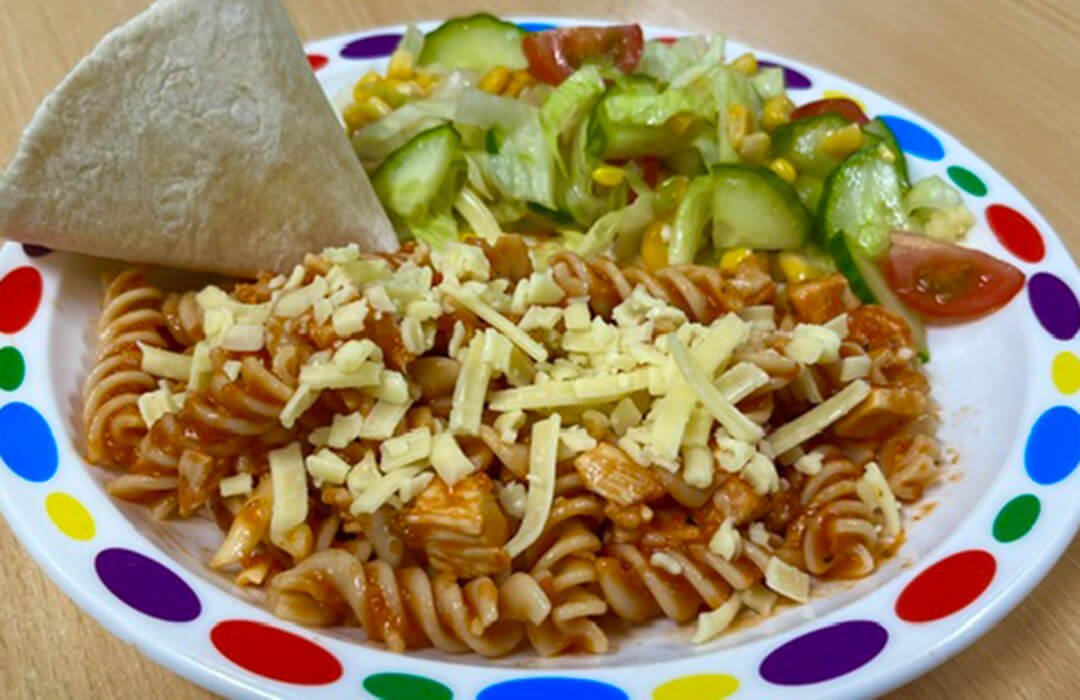 Chicken and tomato sauce (pasta meal of the day)