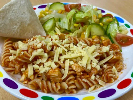 Chicken and tomato sauce (pasta meal of the day)