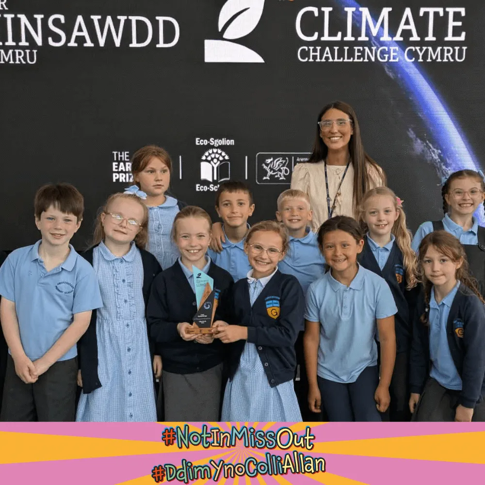 Pupils from Griffithstown Primary School with their award inspired by the Prince of Wales' Earthshot Prize